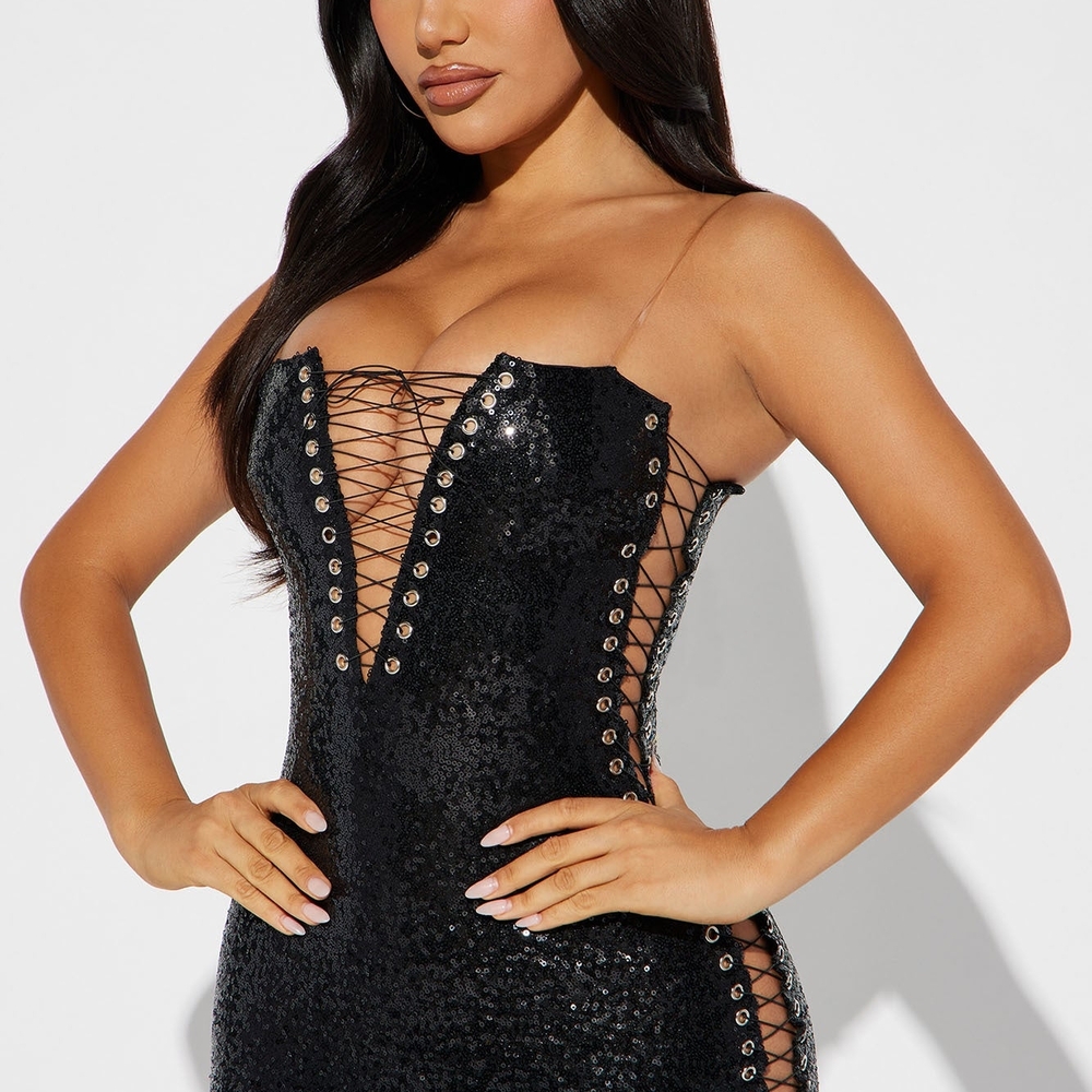 Fashion Nova Black Strapless Dress